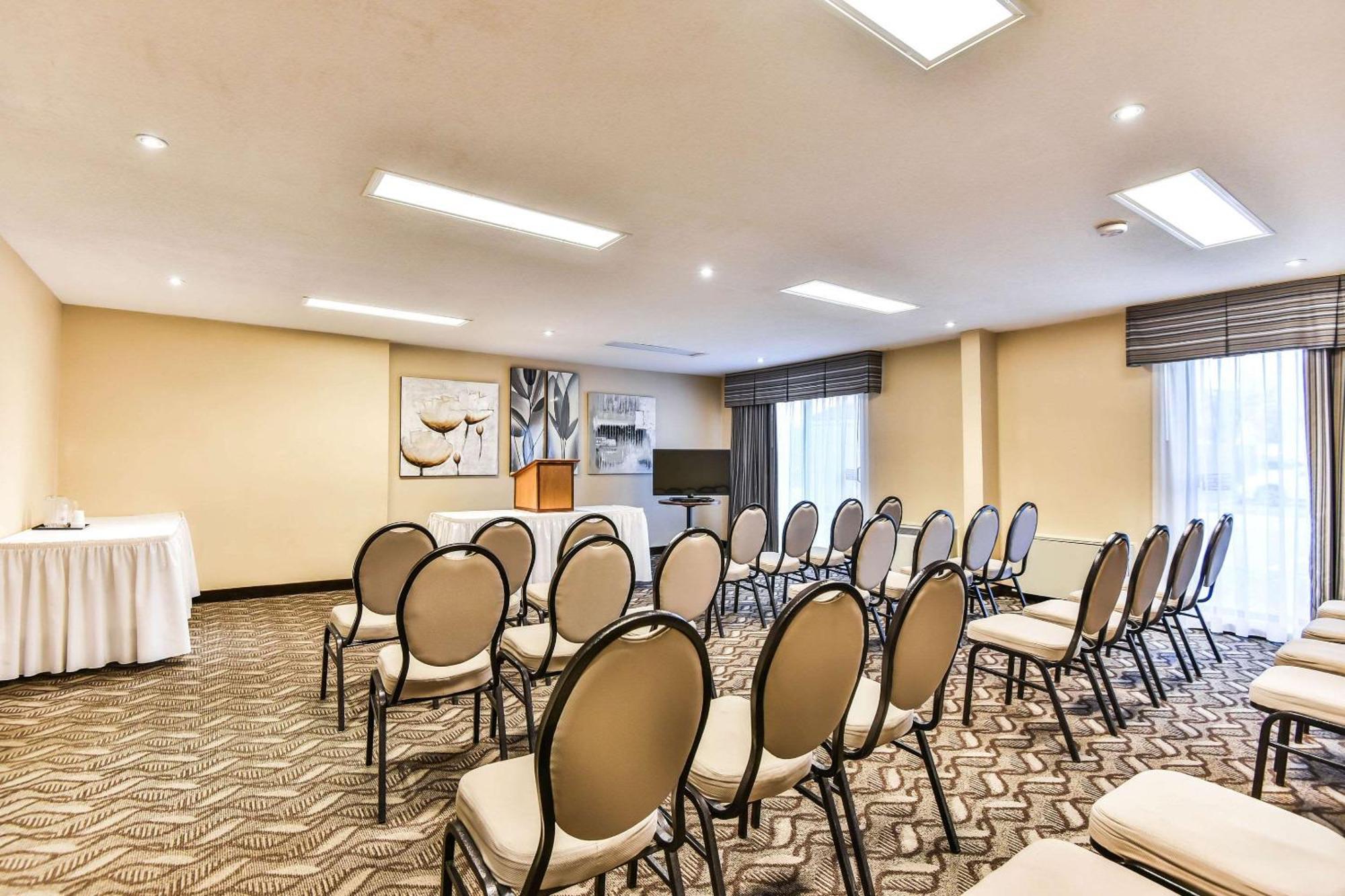 Comfort Inn & Suites Ambassador Bridge Windsor Kültér fotó