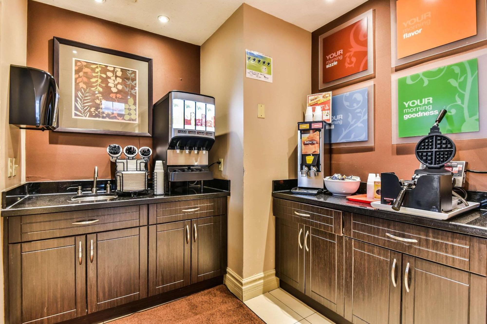 Comfort Inn & Suites Ambassador Bridge Windsor Kültér fotó
